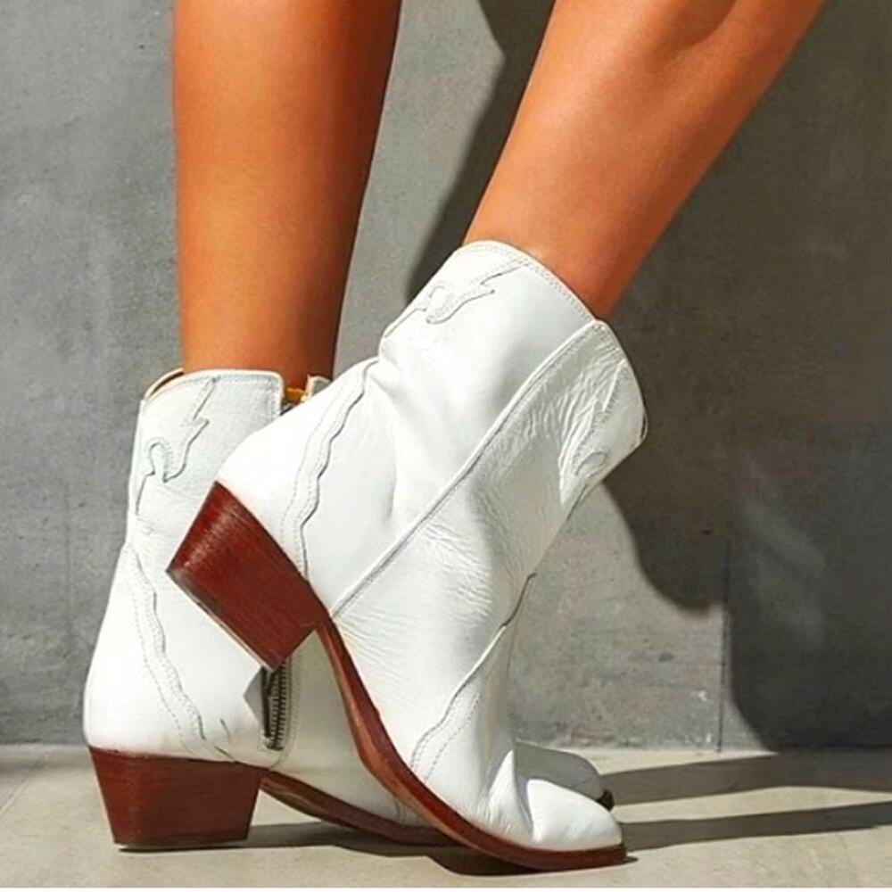 New Free People New Frontier Western Boot White Patent Ankle Size 39 EU Cowboy